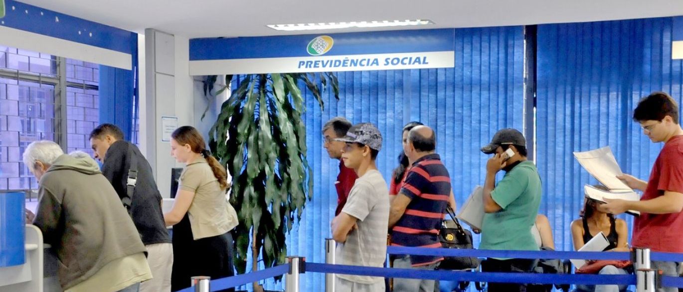 Governo cancela 180 mil auxílios-doença