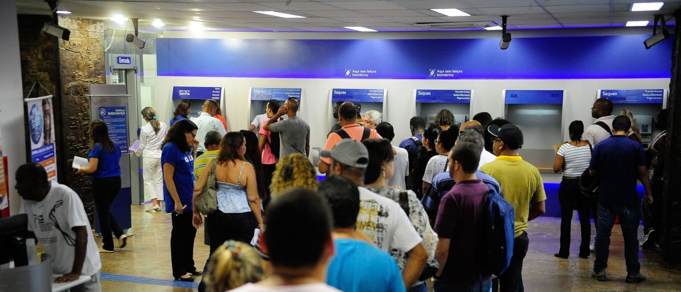 PIS começa a ser pago hoje para os nascidos em julho