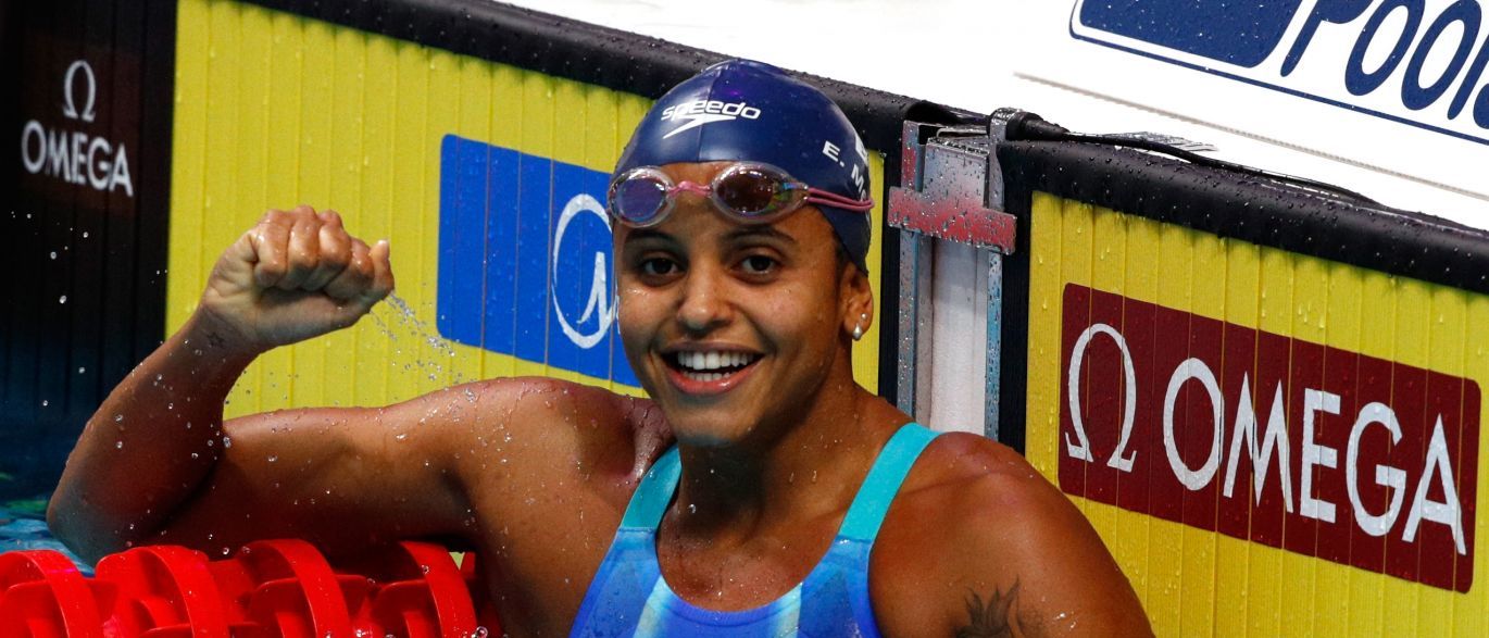 Etiene Medeiros se torna a 1ª brasileira campeã mundial de natação