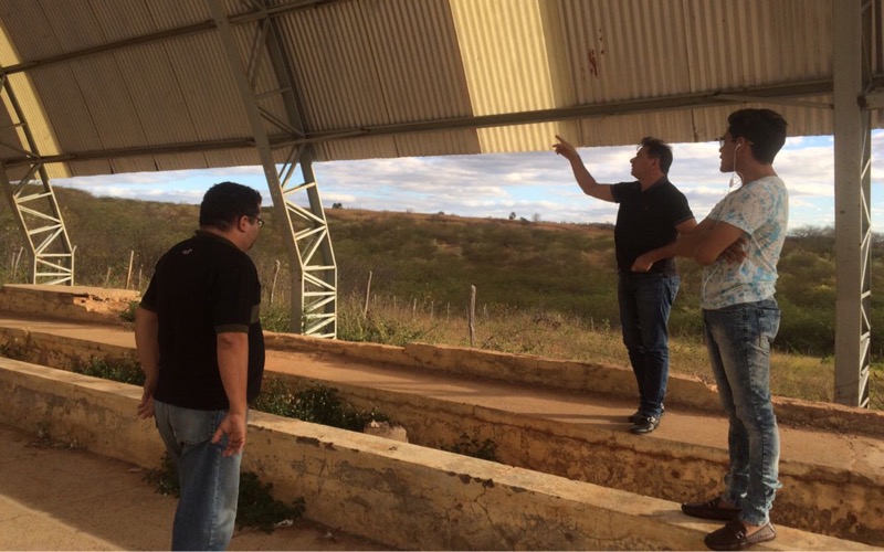 Várzea Alegre – Prefeito e Vice-Prefeito visitam obras da gestão passada que estão paradas