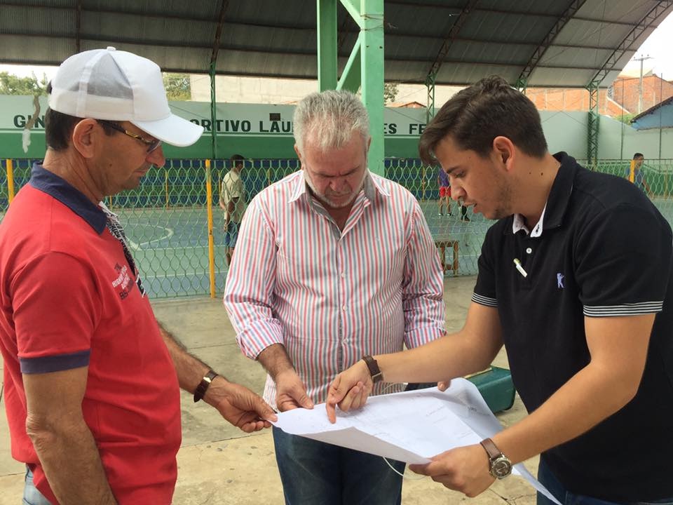 Prefeito de Nova Olinda inicia obras de reformas em escola e quadras poliesportivas na cidade de Nova Olinda
