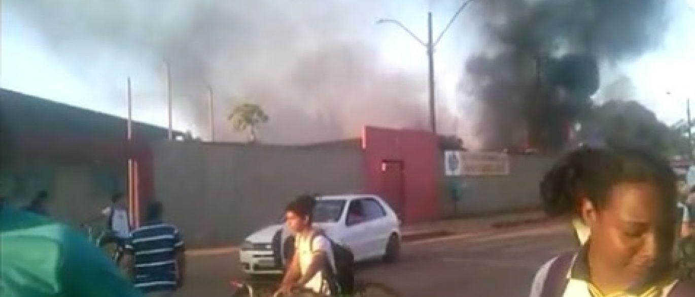 Incêndio em escola destrói salas de aula em Porto Velho