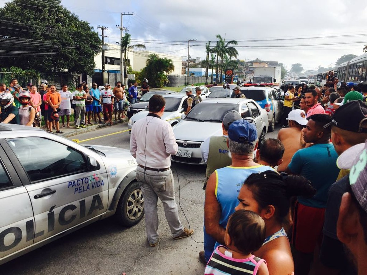 PM isola trecho da PE-15 após assassinato e trânsito fica complicado