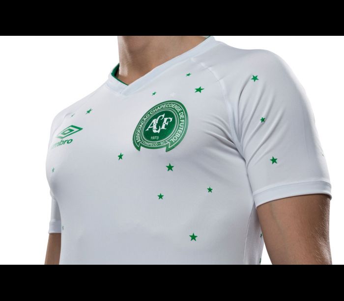 Chapecoense lança camisa especial para jogo contra o Barcelona