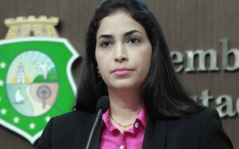 Laís Nunes corta adicional por tempo de serviço dos funcionários públicos de Icó