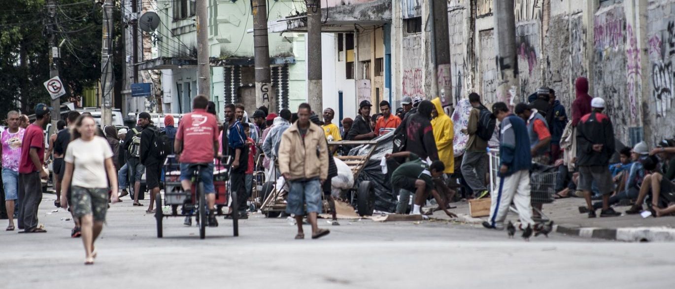 Concentração de usuários quase dobra em um mês na Cracolândia