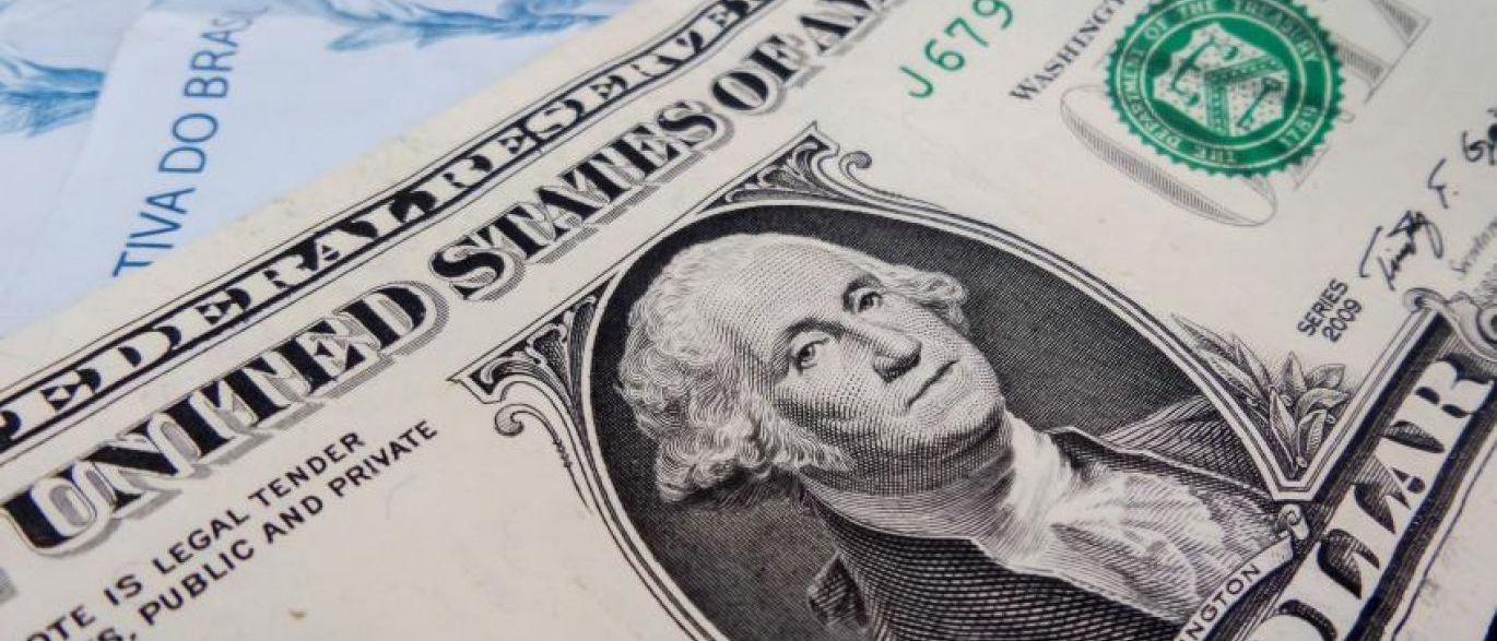 Bolsa fecha estável e dólar sobe após ameaças de Trump