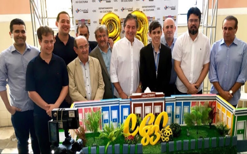 Eunício celebra os 83 anos da Casa do Estudante