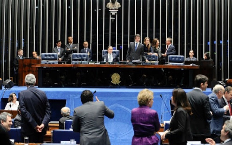 Senadores aprovam PEC que cria o ‘Simples Municipal’
