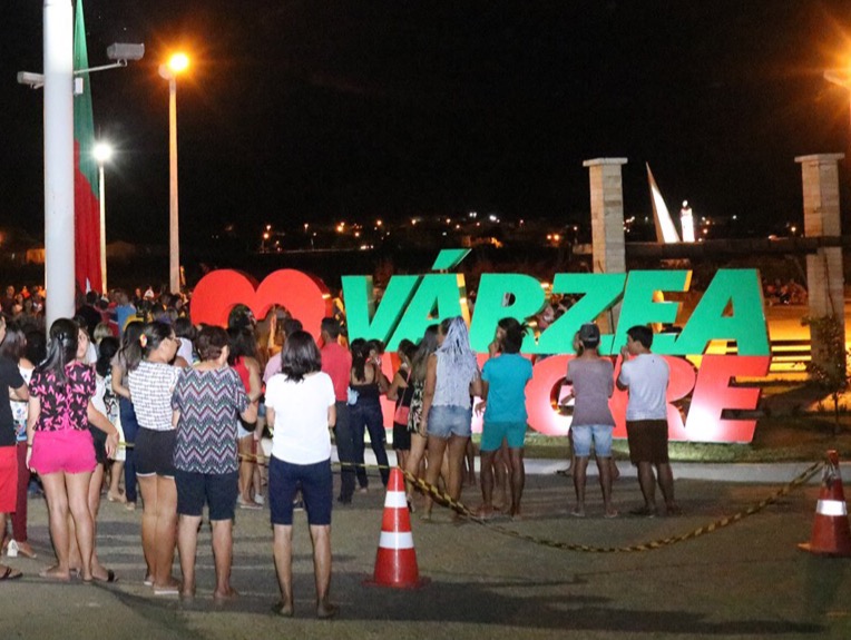 Prefeitura entrega à população o letreiro “Várzea Alegre”