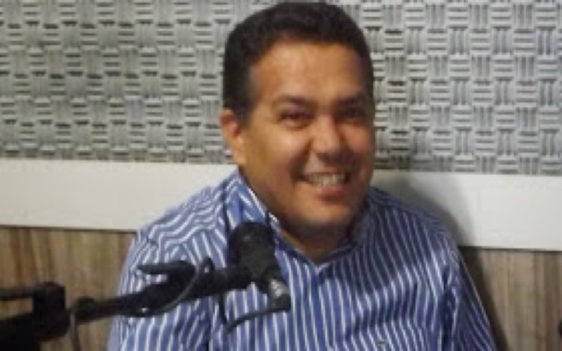 Tardiny cada vez mais longe do Governo