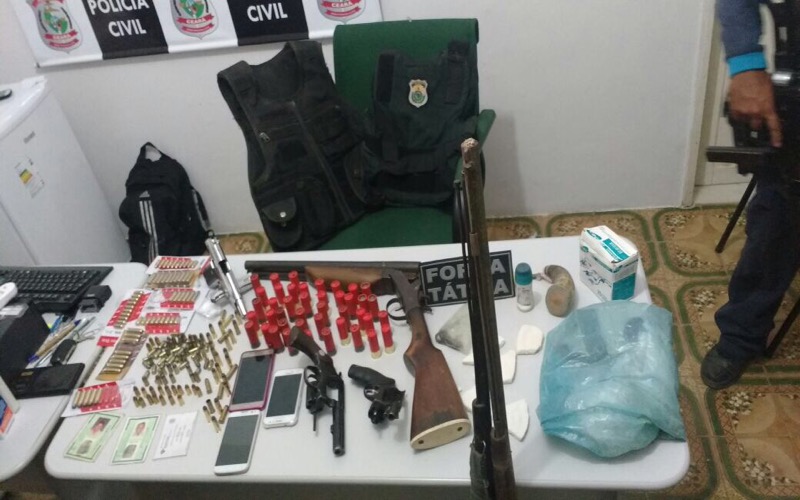 Polícia prende 4 pessoas e apreende 7 armas de fogo durante operação em Icó