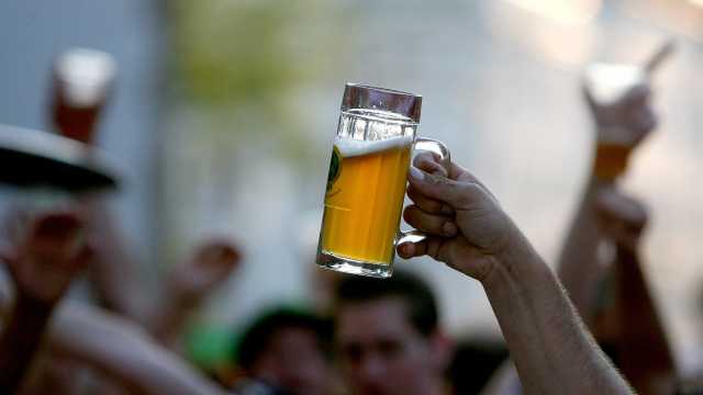 Deputados do Paraná aprovam volta de cerveja aos estádios