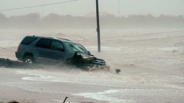 Sobe para 20 número de mortes causadas por tempestade Harvey