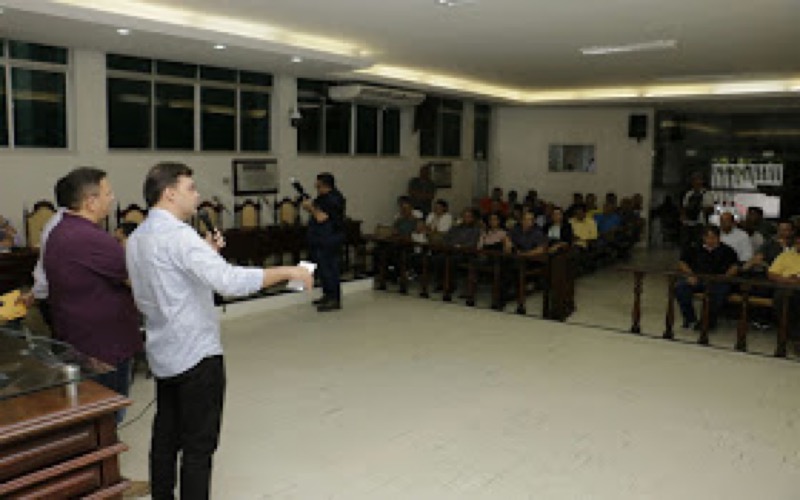 Fernando Santana participa de encontro com secretários municipais