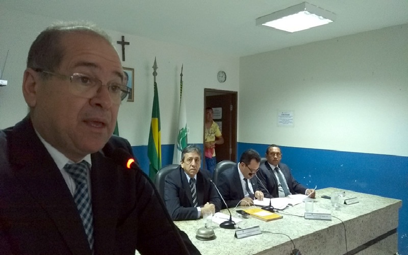 Prefeito participa de sessão e Câmara do Crato abre segundo período legislativo