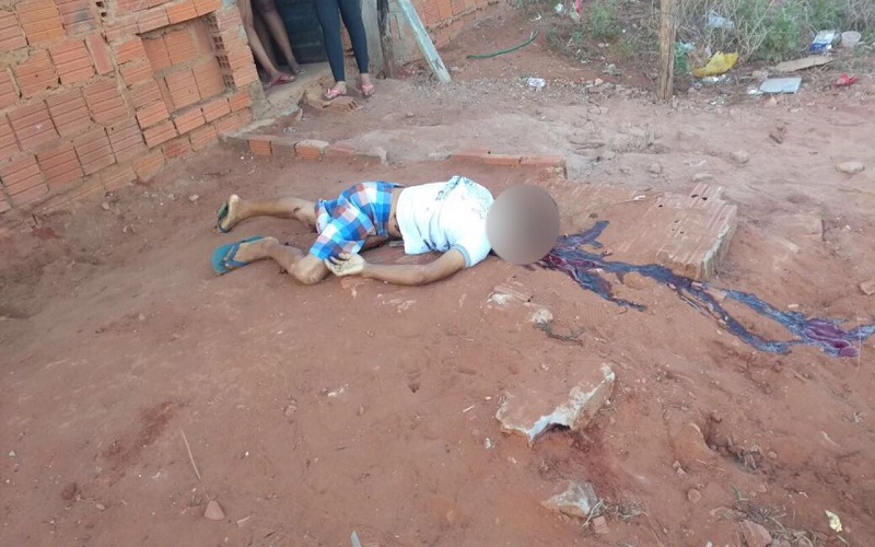 Homem foi assassinado em frente à companheira em Juazeiro