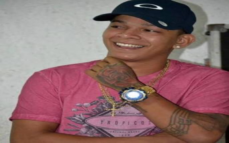 Cantor Aldair Playboy é detido com revólver em João Pessoa