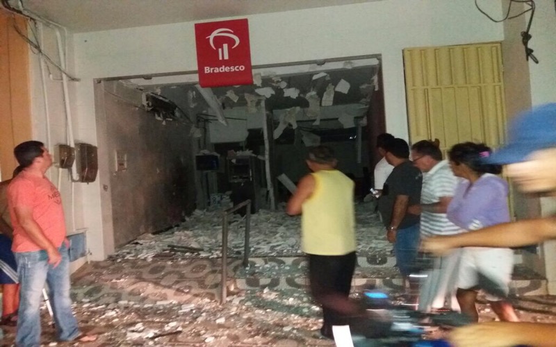 Quadrilha explode duas agências Bancárias em Potengi