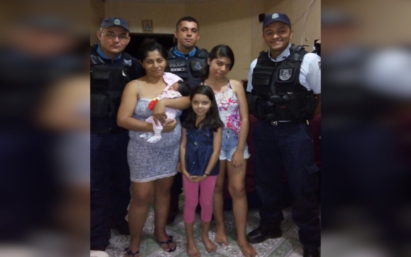 Policiais salvam bebê que estava engasgado, em Juazeiro do Norte