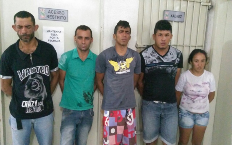 Polícia prende cinco pessoas e apreende armas e veículos em Tauá