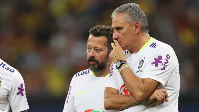 Seleção brasileira: Tite testa Firmino e Fernandinho entre os titulares