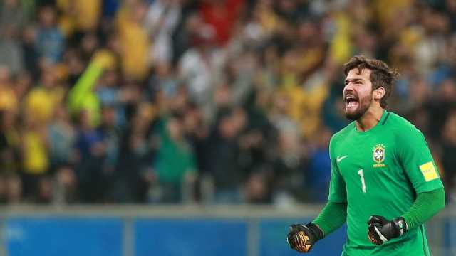 Seguro e com a confiança de Tite, Alisson deve ser goleiro na Copa