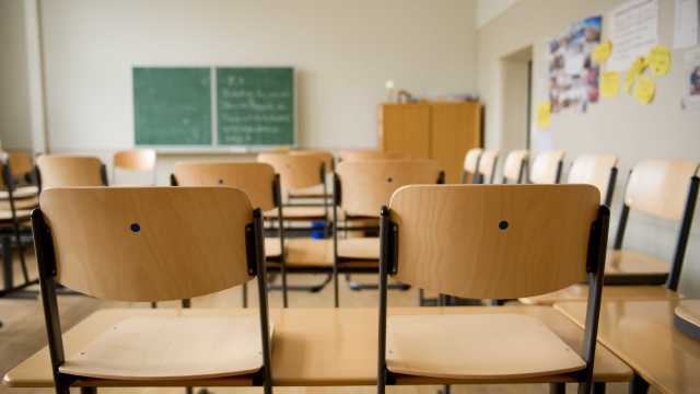 Brasil gasta com alunos a metade do que países da OCDE investem