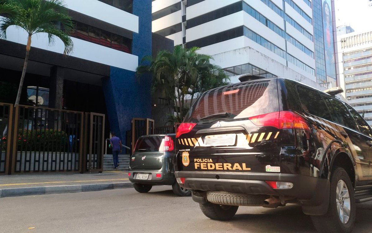 Operação da PF e MPE cumpre mandados de busca e apreensão na casa do deputado estadual Marcelo Nilo