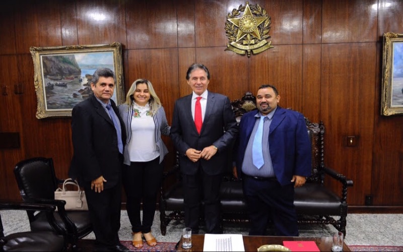 Prefeita de Tejuçuoca pede apoio de Eunício para realização da Tejubode