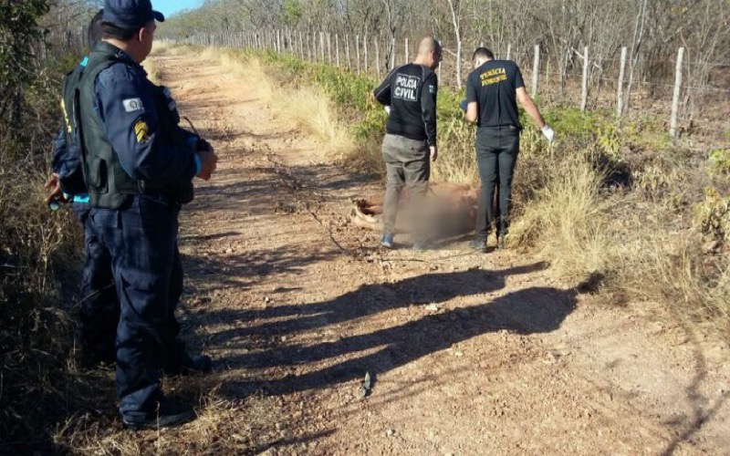 Identificados corpos de mãe e filho sequestrados e mortos a tiros no Sertão Central
