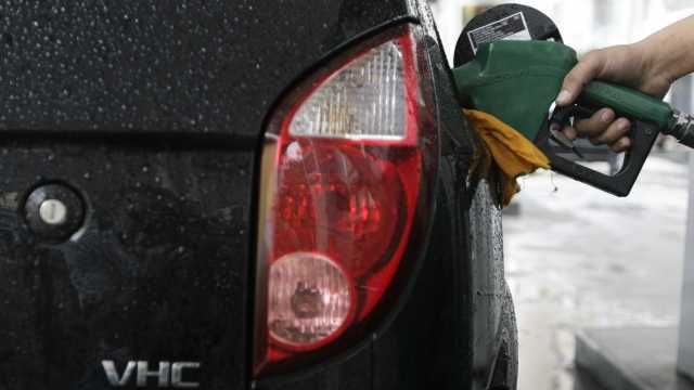 Preço da gasolina sobe pela 8ª vez seguida e bate recorde