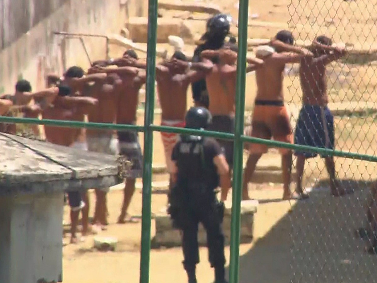 Fraude em atestados de ensino e trabalho para redução de penas de detentos é investigada em PE