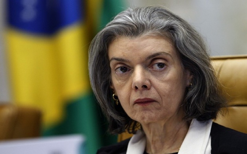 Ficha Limpa atinge condenados antes de 2010, decide STF