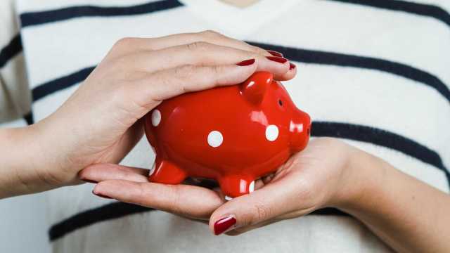 Poupança com aniversário neste sábado já rende menos