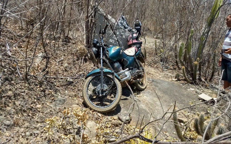 Polícia localiza motocicleta que pode ter sido usada no último homicídio em Farias Brito