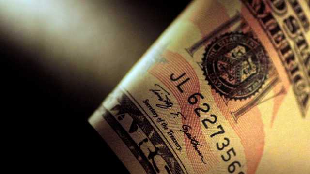 Dólar sobe para R$ 3,23, maior nível em 3 meses