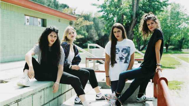 Quarteto espanhol de indie rock Hinds toca pela primeira vez no Brasil