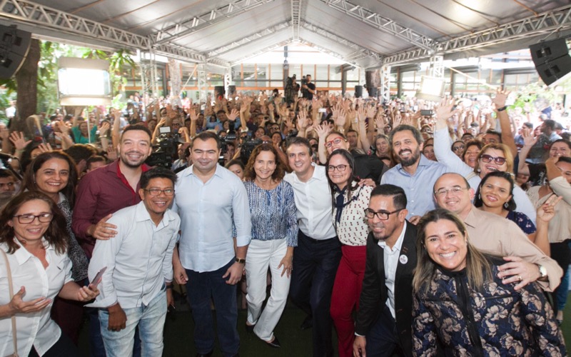 Governador anuncia concurso para professor e consolida investimentos na Educação