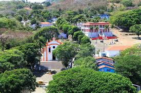 Polícia prende quadrilha acusada de realizar tráfico de drogas em Fernando de Noronha. A ilha tinha até disck drogas!