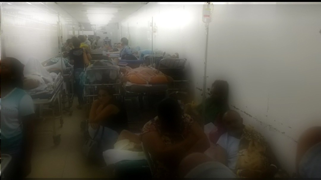 Pacientes denunciam ‘engarrafamento de macas’ no Hospital Getúlio Vargas