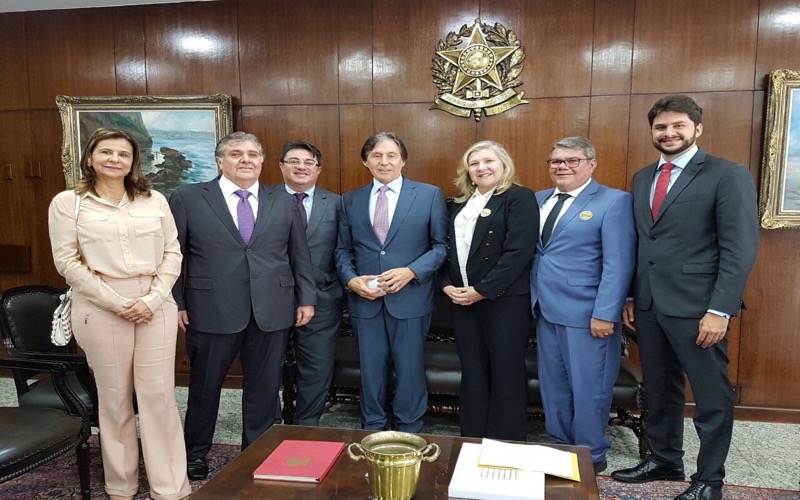 Eunício se reúne com prefeitos de Araripe, Brejo Santo e Camocim e reforça luta por avanços nas localidades