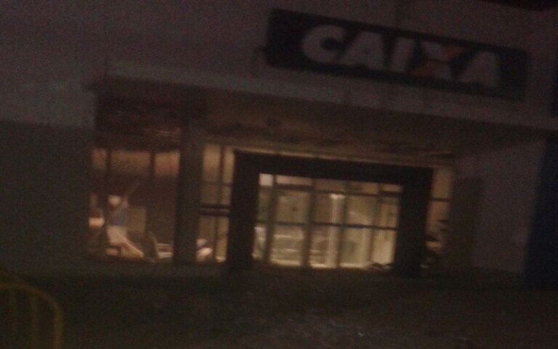 Quadrilha explode agência da Caixa Econômica de Campo Sales