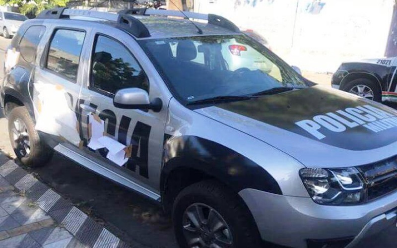 Dupla é presa em flagrante com viatura clonada da PM no bairro Montese