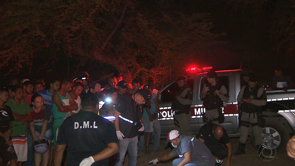Jovens são executados a tiros às margens da BR-230 em Bayeux, PB