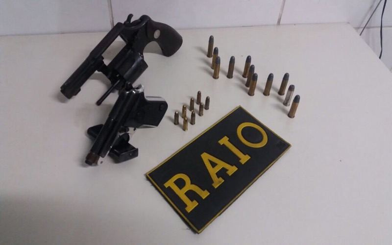 Raio em Ação: Comerciante é preso com duas armas de fogo e 20 munições em Juazeiro do Norte
