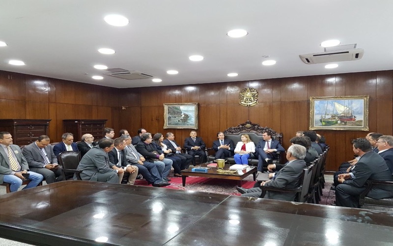 Em audiência com prefeitos, Eunício confirma cursos de medicina no Ceará