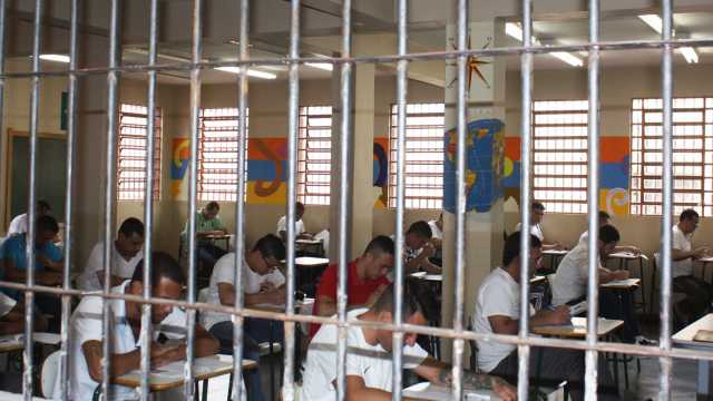 Enem para presos e segunda aplicação começam nesta terça