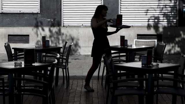 Justiça condena restaurante por queimaduras em atendente