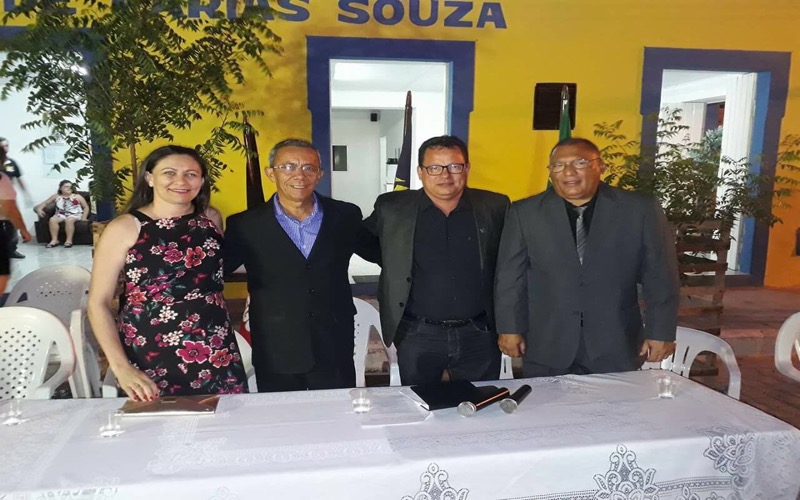 Barro-Ce – Presidenta da Câmara prestigia entrega de Título a cidadão barrense, na Paraíba